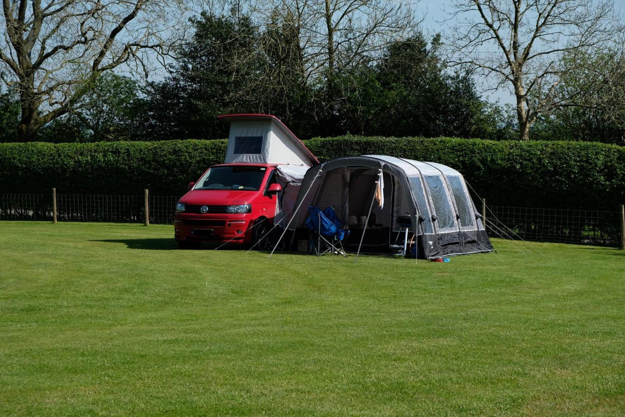 Готель Bank Top Camping-North York Moors With Pitches For Caravans, Camper Vans And Tents Пікерінг Екстер'єр фото