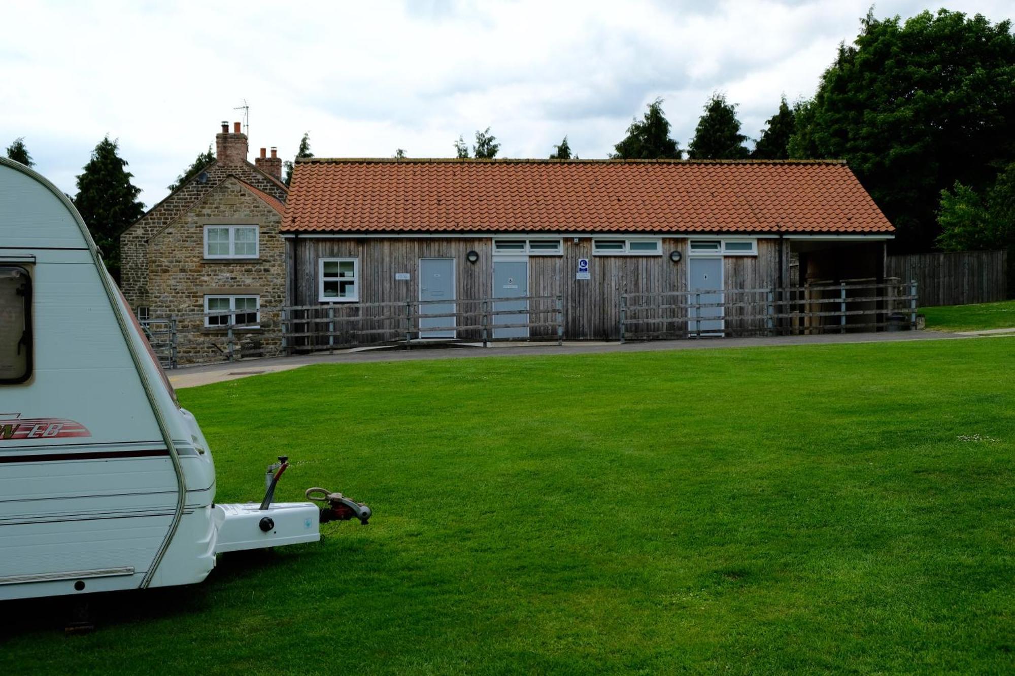Готель Bank Top Camping-North York Moors With Pitches For Caravans, Camper Vans And Tents Пікерінг Екстер'єр фото
